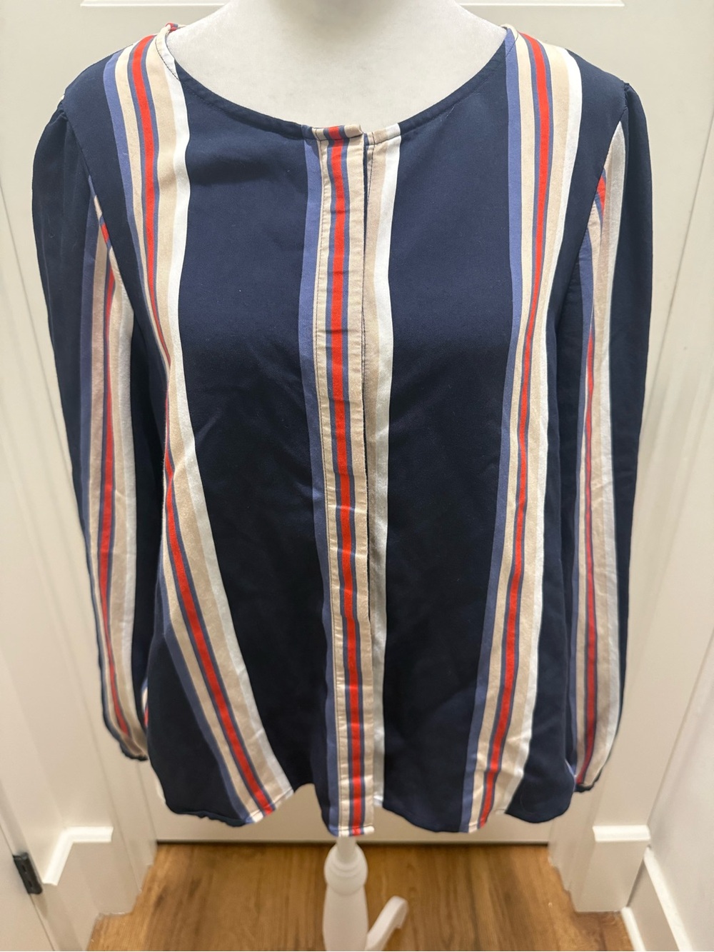 Cremieux. Button Down Collarless Blouse. Blue/Red/Tan/White. Size Medium.